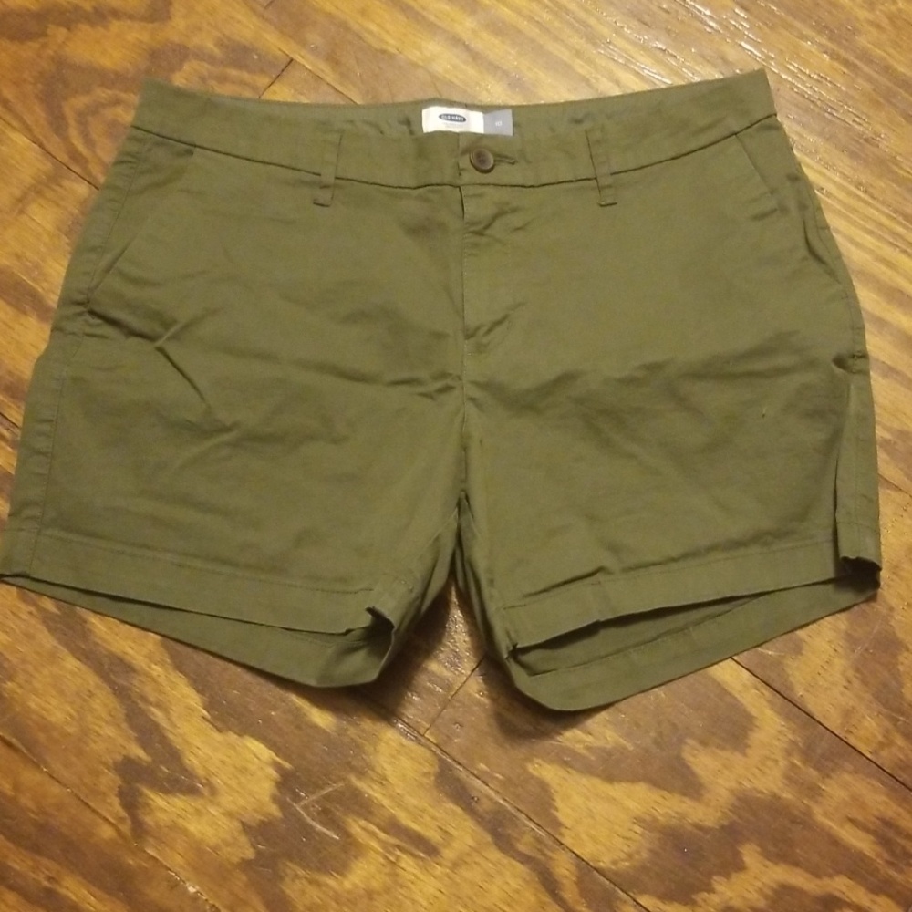 Old Navy khaki shorts: Olive/Army green, sz 10